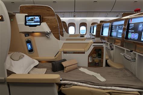 Review: Emirates B777 new First & Business Class.